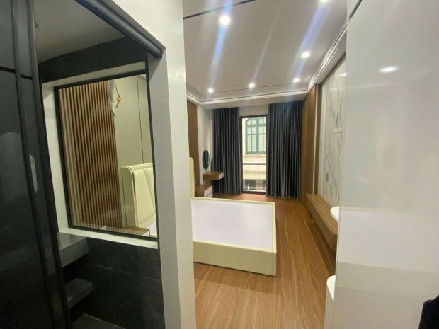 Bán nhà nguyễn văn cừ 38m 6 tầng thang máy gara ô tô giá 6765519