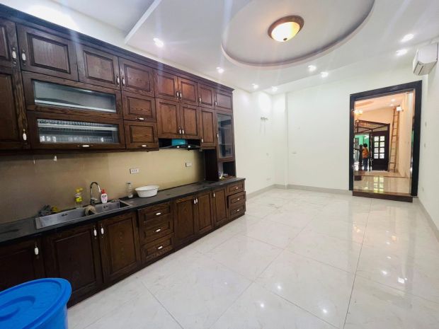 Phân lô hiêm-ngo 61 hoang câu 57m 4tâng, mt 4m, 6770383