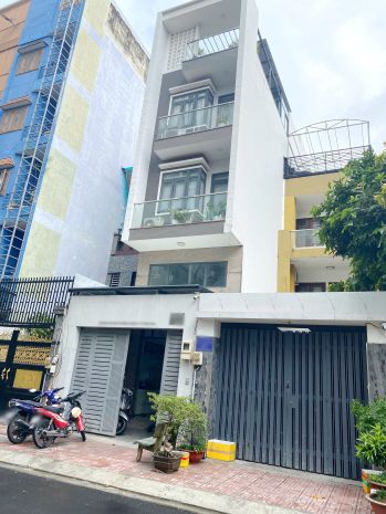 Bán nhà mt hoàng kim giao p5q8, giá : 17 tỷ tl 6770940