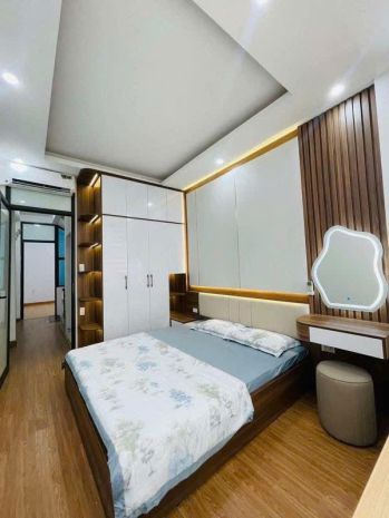 Bán nhà trân thái tông nhà mới lô góc dt 50m 5t 12,3 tỷ 6771462