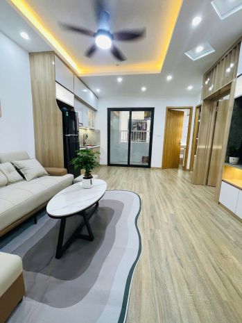 Bán nhà mới đông tác đống đa thang máy dt 35m 5t 9,5 tỷ 6772956