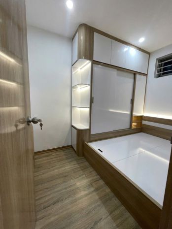 Bán nhà mới đông tác đống đa thang máy dt 35m 5t 9,5 tỷ 6772958