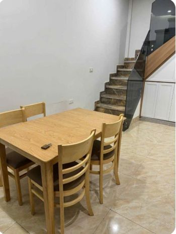 Cho thuê nhà ngõ lê đại hành, 5 tầng, 3 ngủ, 4 vệ sinh, vừa 6775774