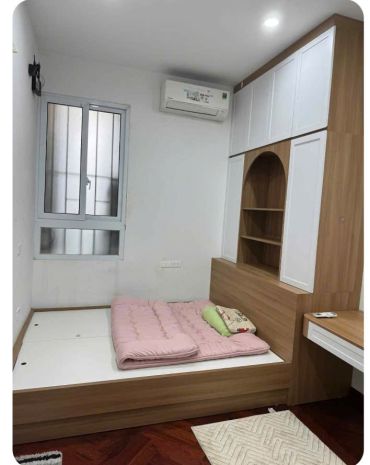 Cho thuê nhà ngõ lê đại hành, 5 tầng, 3 ngủ, 4 vệ sinh, vừa 6775775