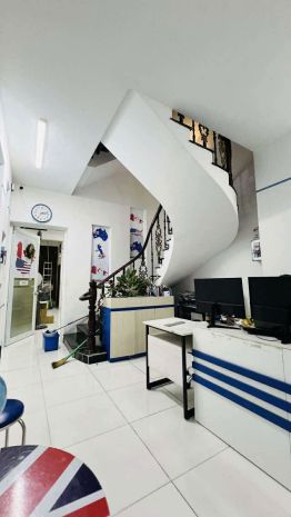 Nhà hơn 60m2 - quận 1 - cống quỳnh - sát mặt tiền - 5pn, 6776144