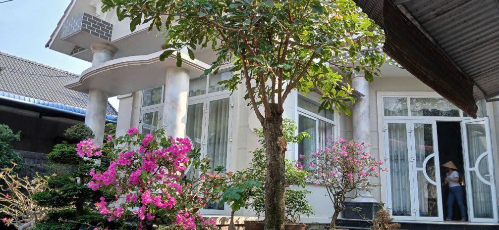 Cần bán biệt thự sang trọng khuôn viên đất rộng 2.400m2 sát 6776252