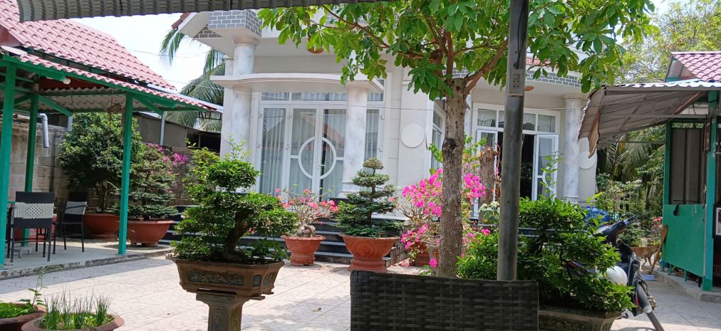 Cần bán biệt thự sang trọng khuôn viên đất rộng 2.400m2 sát 6776256