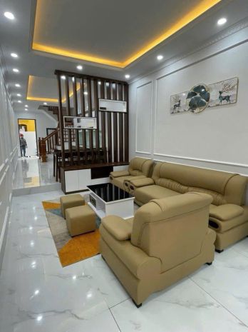Tìm người cần thuê nhà ngọc thụy  4 tầng  full đồ - ô 6776831