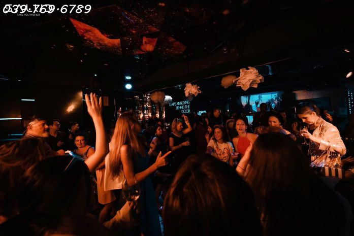 Cho thuê lounge full đồ hoặc sang nhượng quán rượu vệ hồ 6777287