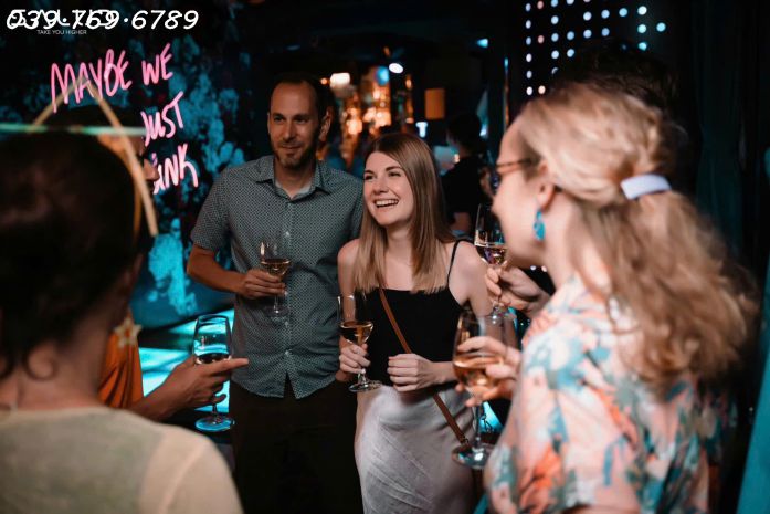 Cho thuê lounge full đồ hoặc sang nhượng quán rượu vệ hồ 6777288
