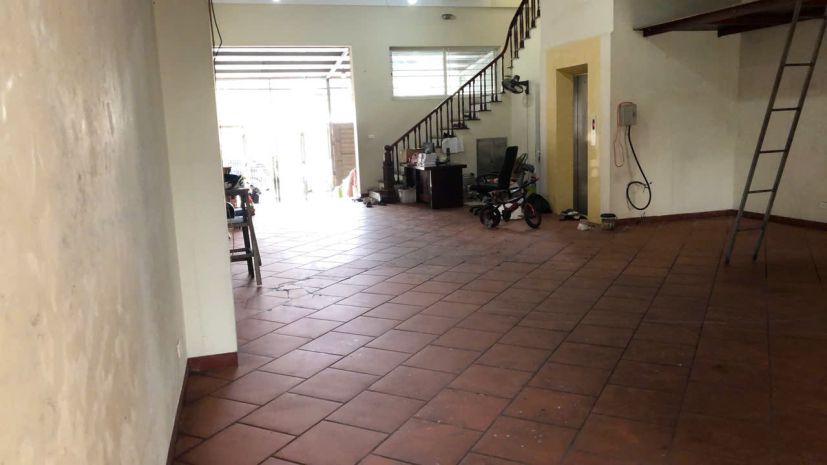 Cho thuê tầng hầm và tầng 1, tòa nhà 5 tầng tại số 15 đường 6778900
