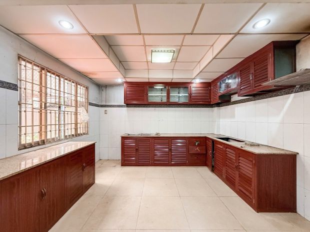 Nguyễn kiệmphú nhuậnhẻm ôtô 70m² 4 tầng 6pn giá 8.6 6780447