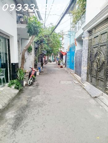 Dưới 5,8 tỷ nhà mt 2  lầu + st gần lạc long quân, đang cho 6780999