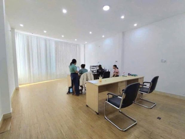 Cho thuê nhà 3 tầng, mặt tiền đường tại 62 tiểu la,hải châu 6781052
