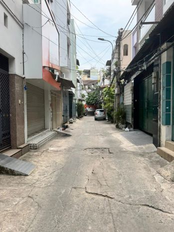 Nhà phú nhuận  hẻm xe hơi  70m²  3 tầng  4pn  chỉ 8 tỷ 6781490