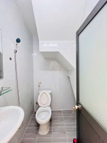 Nhà đẹp  giá hời  btct - phạm thế hiển, p. bình đông, 6781757