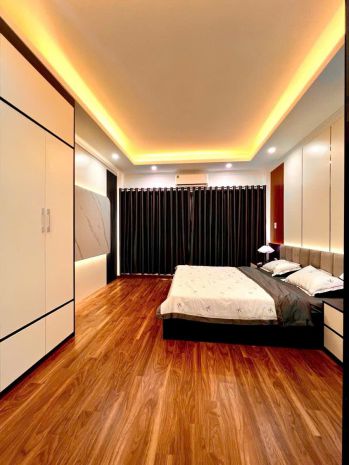 Bán nhà nguyễn văn linh 31m 5 tâng mt4m ô tô qua hơn 7 tỷ 6781858