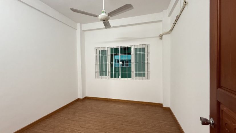 Bán nhà chung cư 75m2 ngang 6.4m 2 pn thang máy phan văn 6782558