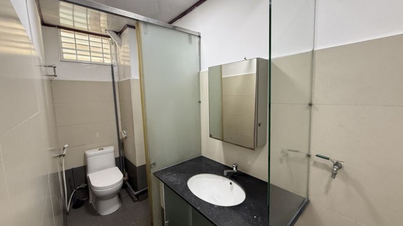 Bán nhà chung cư 75m2 ngang 6.4m 2 pn thang máy phan văn 6782560