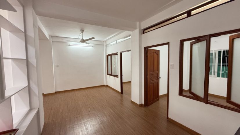 Bán nhà chung cư 75m2 ngang 6.4m 2 pn thang máy phan văn 6782563