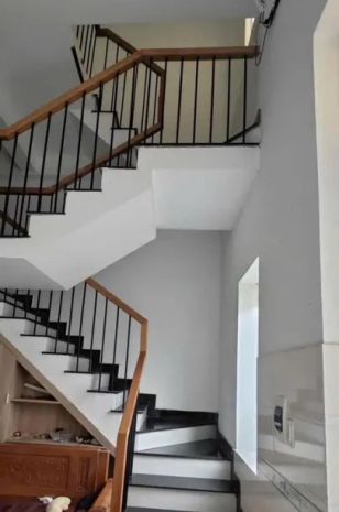 Bán nhà 2,5 tầng - dòng tiền 10trtháng  kiệt 3m nguyễn 6782609