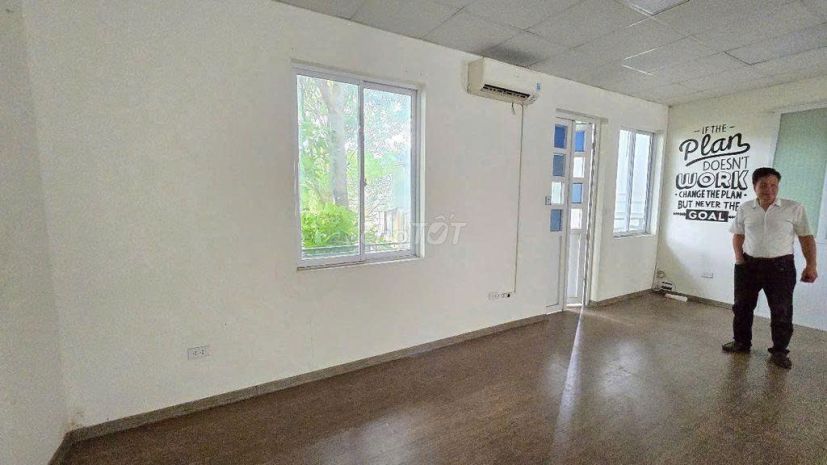 Chính chủ cho thuê nhà nguyên căn 3 tầng 210m2 tại hoàng 6783110
