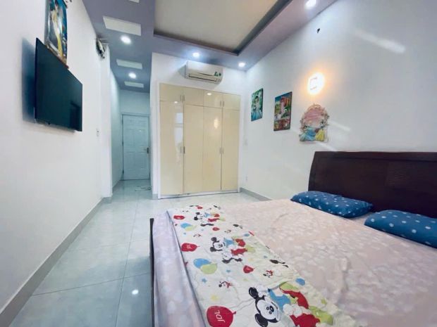 Nhà bán ngay trung tâm quận- cách vài bước ra mặt tiền tôn 6784186