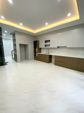 Bán nhà mặt ngõ tân mai, lô góc, gần hồ đền lừ, ô tô vào 6784462