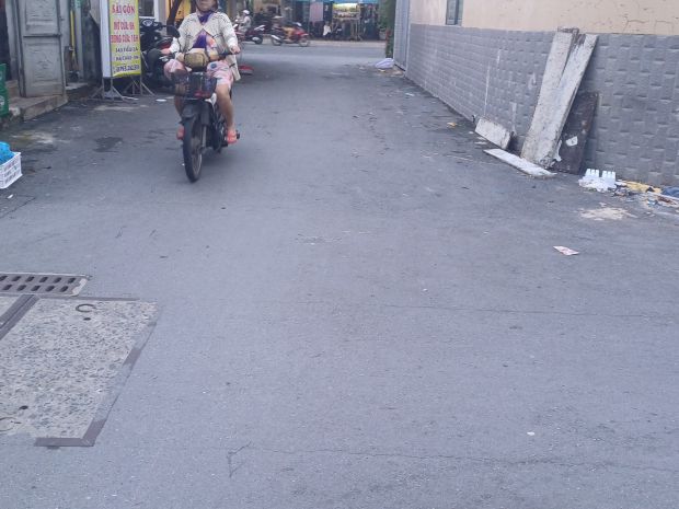 Nhà lô góc 2 mặt kiệt ô tô  cách tiểu la 20m  đất 80m2 6785228