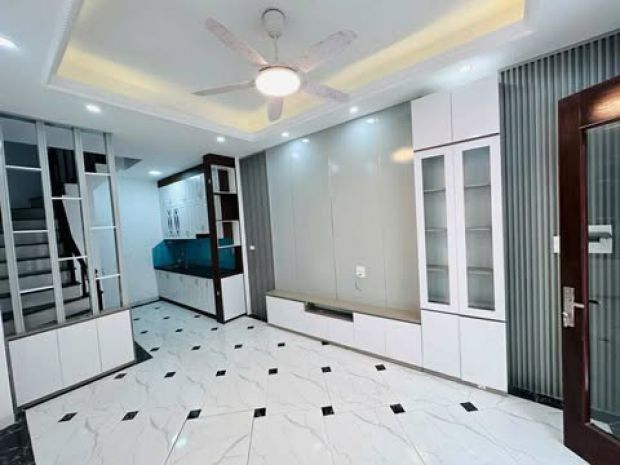 Nhà mới kính kong - oto đỗ cửa - sân chơi rộng thoáng 6785329