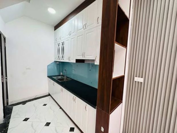 Nhà mới kính kong - oto đỗ cửa - sân chơi rộng thoáng 6785330