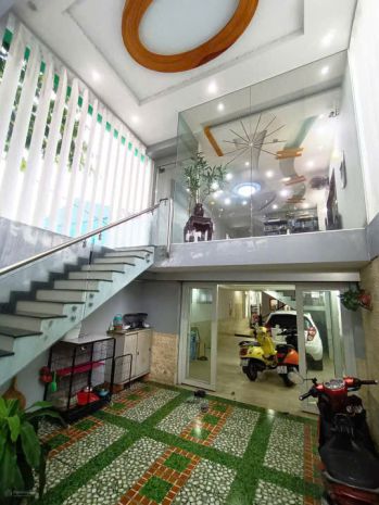 Bán tòa nhà văn phòng 2 mặt tiền  trung tâm phan chu 6785409