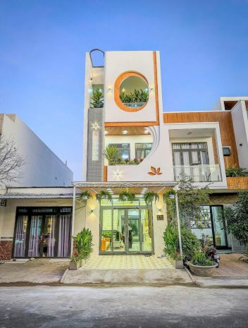 Bán gấp nhà 2 lầu trung tâm thủ dầu một  chỉ 3.35 tỷ 6786815