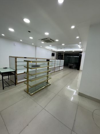 Cho thuê nhà phố kinh doanh 92 la thành , 7 tầng có hầm để 6787771