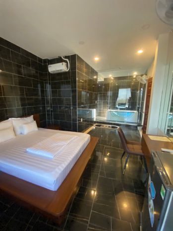 Bán khách sạn giá rẻ dòng tiền cao 300trth. thủ đức. tp hồ 6787919