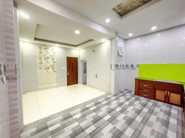 Bán nhà mặt tiền  183 hà huy giáp, quận 12 6788039