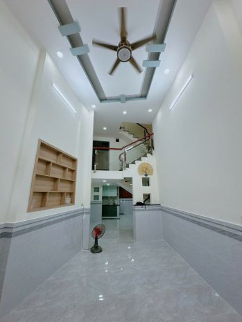 Sát mặt tiền vĩnh khánh q4
ngang 3.5 dài 14.5  nhà mới 6788335