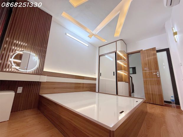 Nhà lô góc gốc đề  7 tầng thang máy  full nội thất  chỉ 6789919