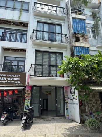 Chính chủ cho thuê tầng 1 hoàng mai mặt đường bờ sông sét 6793198