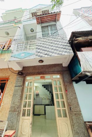 Nhà nhỏ 3 tầng hẻm thông đường nguyễn duy p12q8. giá: 1.96 6794786