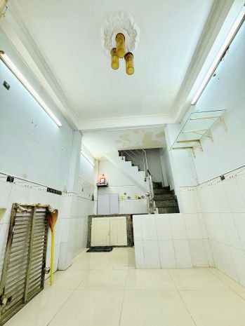 Nhà nhỏ 3 tầng hẻm thông đường nguyễn duy p12q8. giá: 1.96 6794787