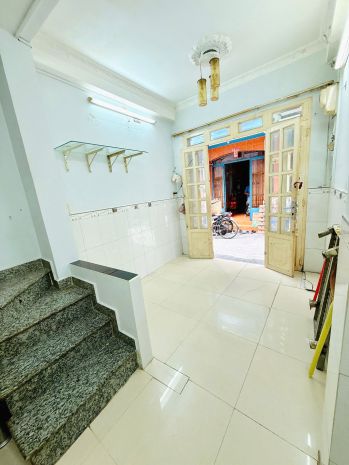 Nhà nhỏ 3 tầng hẻm thông đường nguyễn duy p12q8. giá: 1.96 6794788