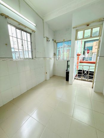 Nhà nhỏ 3 tầng hẻm thông đường nguyễn duy p12q8. giá: 1.96 6794789