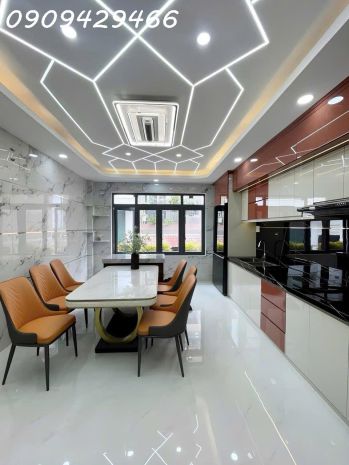 5,1 tỷ  quận 7  hẻm xe hơi  sổ hồng riêng  gần nguyễn 6795530