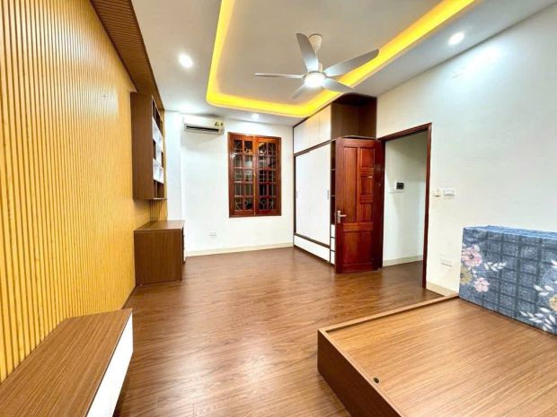 Bán nhà thịnh quang đống đa lô góc thoáng dt 42m 5t 7,6 tỷ 6795533