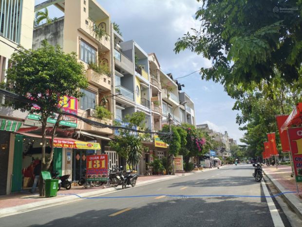 Bán nhà mặt tiền 4 tầng 8x20m, đường rộng 28m - giáp aeon 6795538