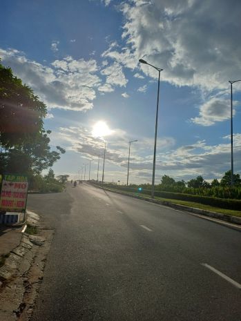 Già sập hầm cho lô đất 100m2, đường 33m, giao thương giữa 6797035