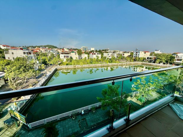 Nhà 3 tầng view hồ điều hòa  trung tâm xuân hòa  giá chỉ 6797711