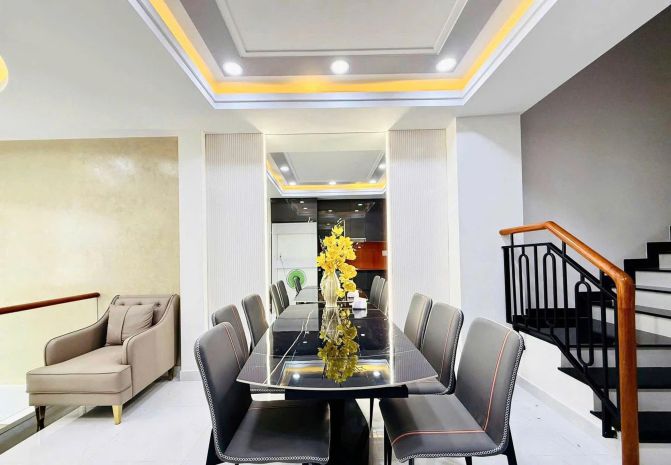 Bán nhà 1 trệt 3 lầu đường hồ văn long  bình tân 6798634