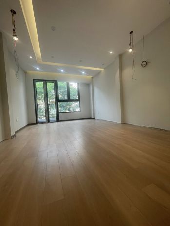 Mặt phố hoàng cầu 70m 5 tầng mt 4m 27.9 tỷ thang máy ô tô 6798679